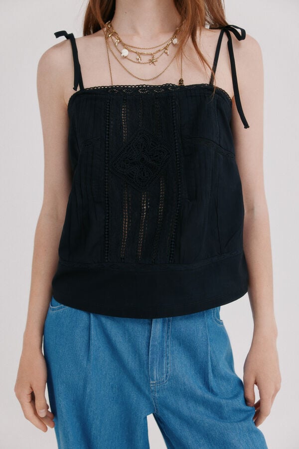 Hoss Intropia Monica. Top fluido Preto