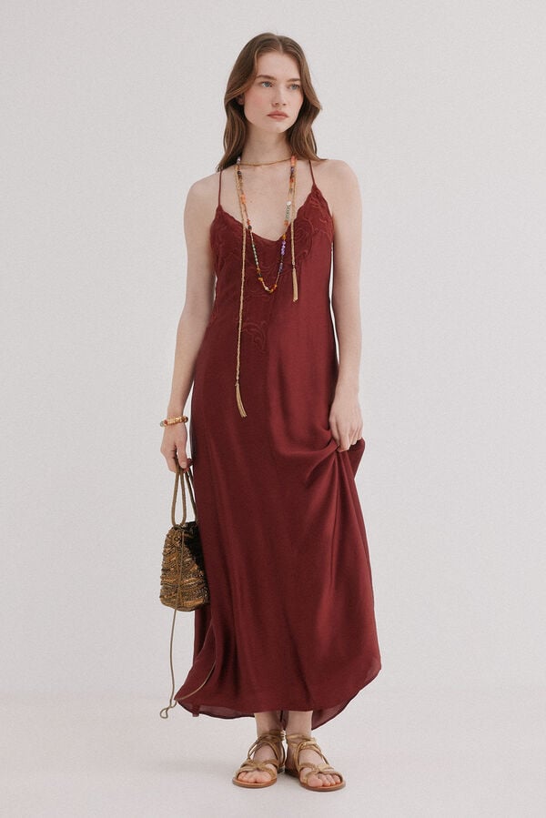 Hoss Intropia Vestido lencero bordado Amalia Granada