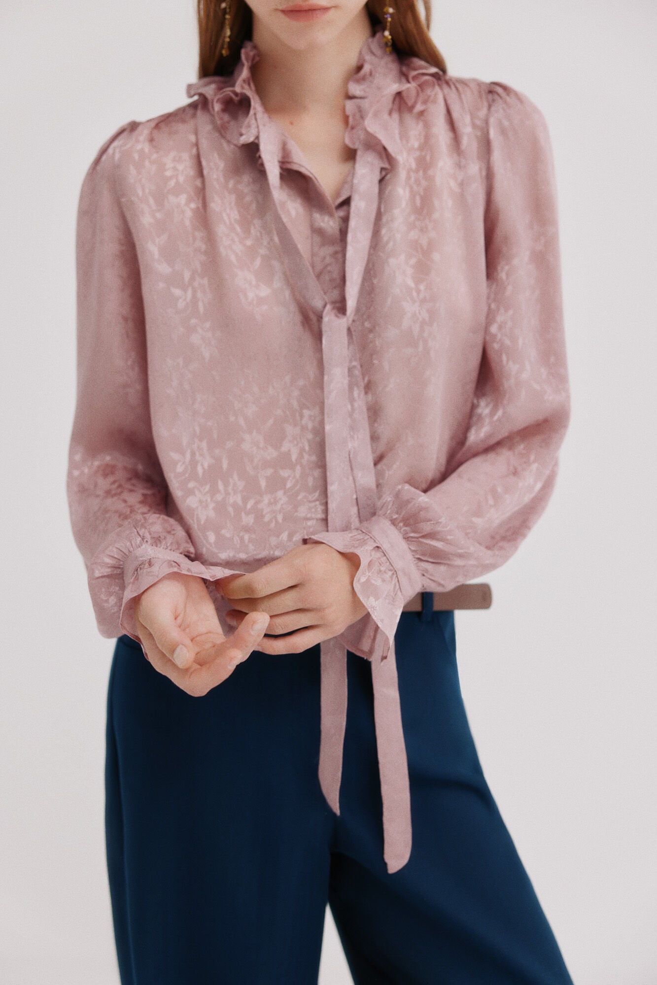 Hoss Intropia Circe. Blusa com folho