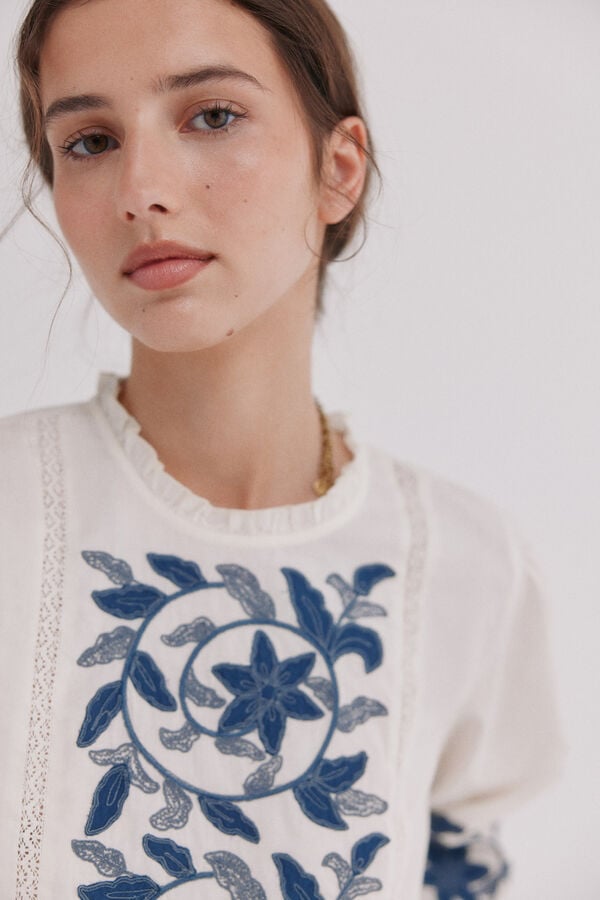 Hoss Intropia Cordelia. Blusa bordados Ecru