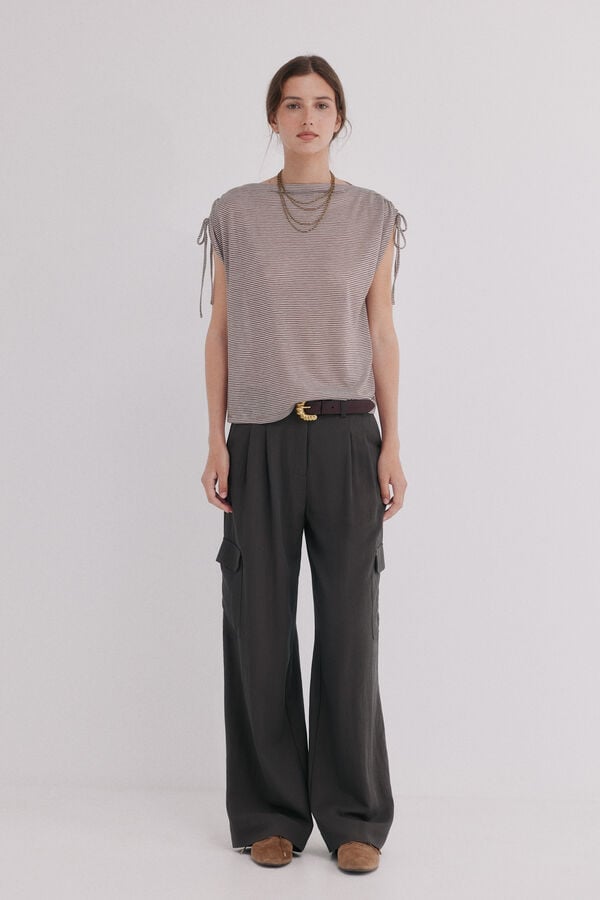 Hoss Intropia Patricia. Cal&ccedil;a fluida Cinzento