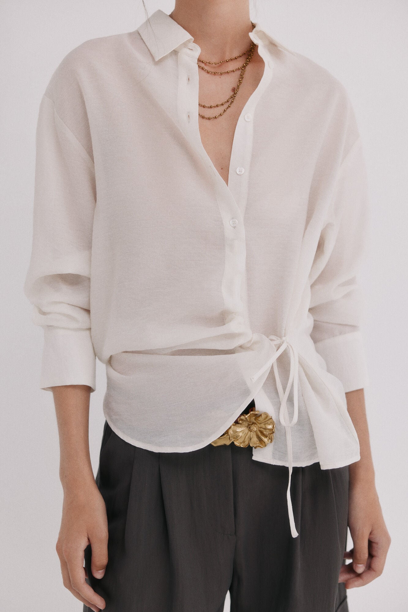 Hoss Intropia Cala. Camisa com folhos