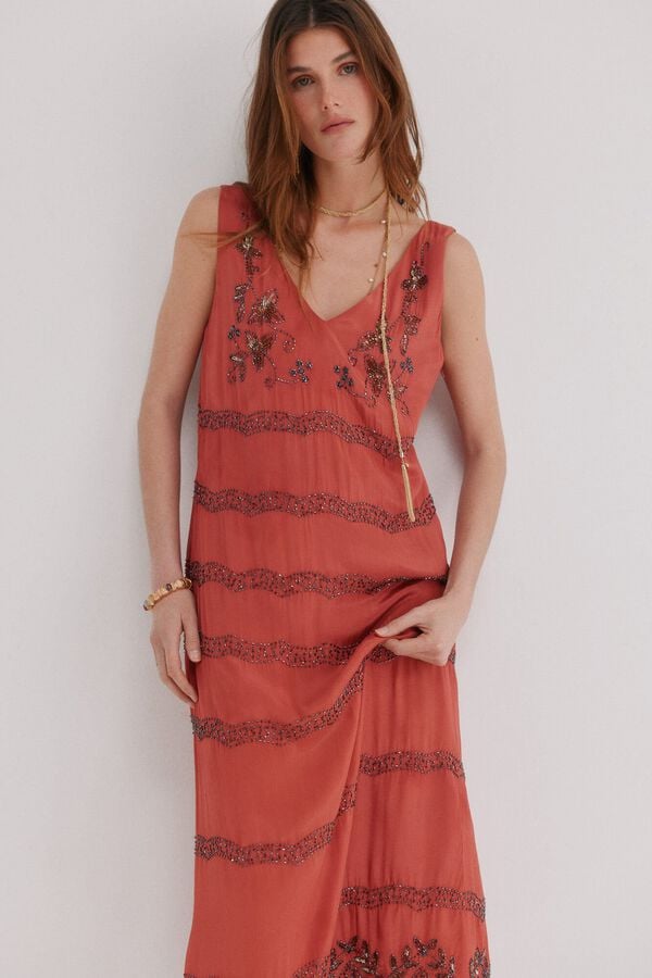 Hoss Intropia Abbie. Vestido midi en tono coral Coral