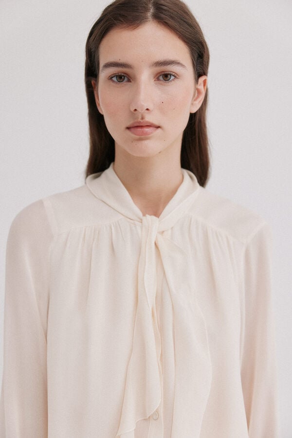 Hoss Intropia Casie. Blusa fluida Ecru