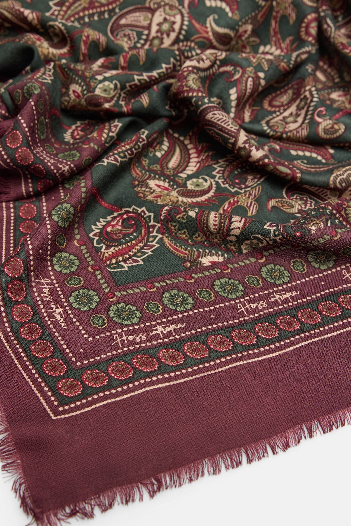 Hoss Intropia Lili. Bandana de l&atilde; estampada