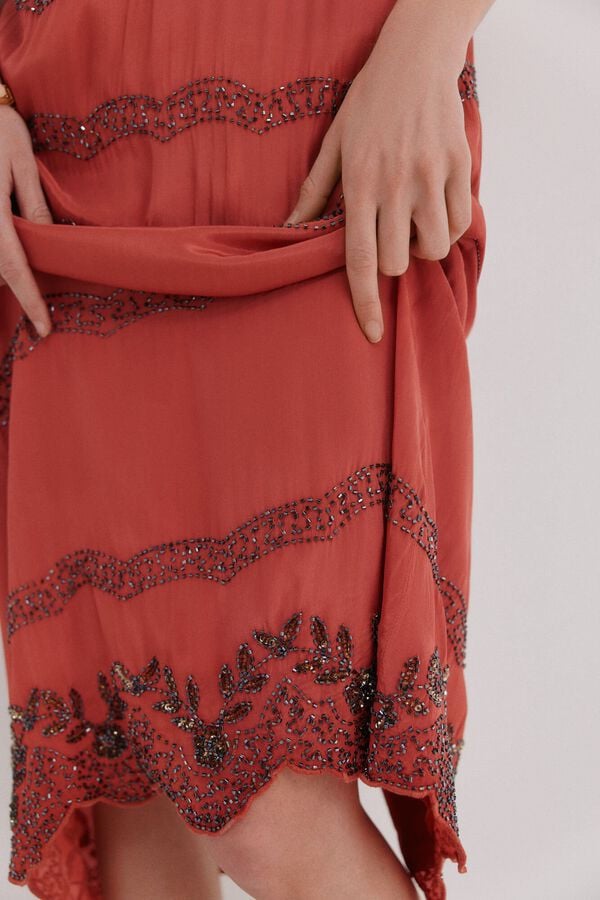 Hoss Intropia Abbie. Vestido midi en tono coral Coral