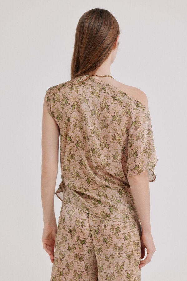 Hoss Intropia Candice. Blusa acetinada Castanho