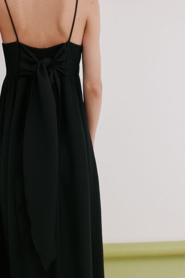 Hoss Intropia Asunci&oacute;n. Vestido lazada Negro