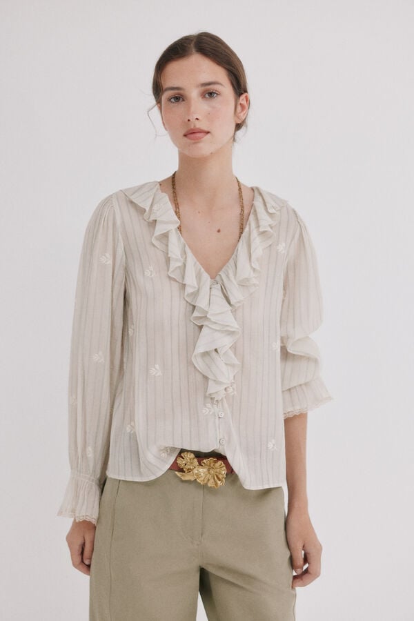Hoss Intropia Clarisse. Blusa com folhos Ecru