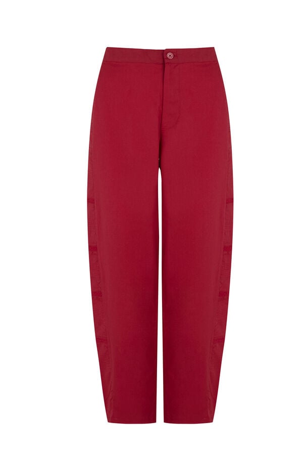 Hoss Intropia P&iacute;a. Pantal&oacute;n tiro medio bordado rojo