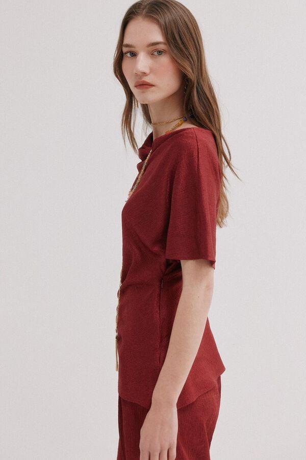 Hoss Intropia Carolyn. Blusa fluida acetinada Granada