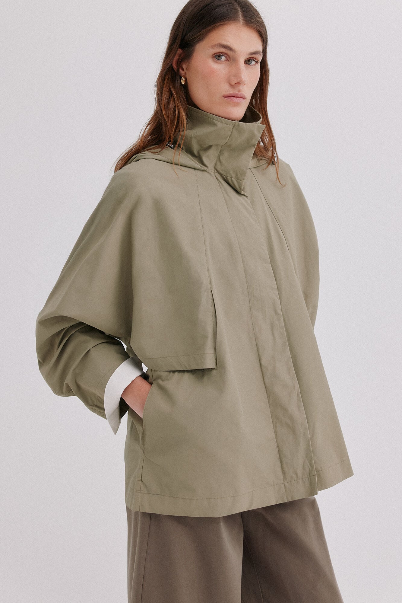 Hoss Intropia Diane. Deportiva corta