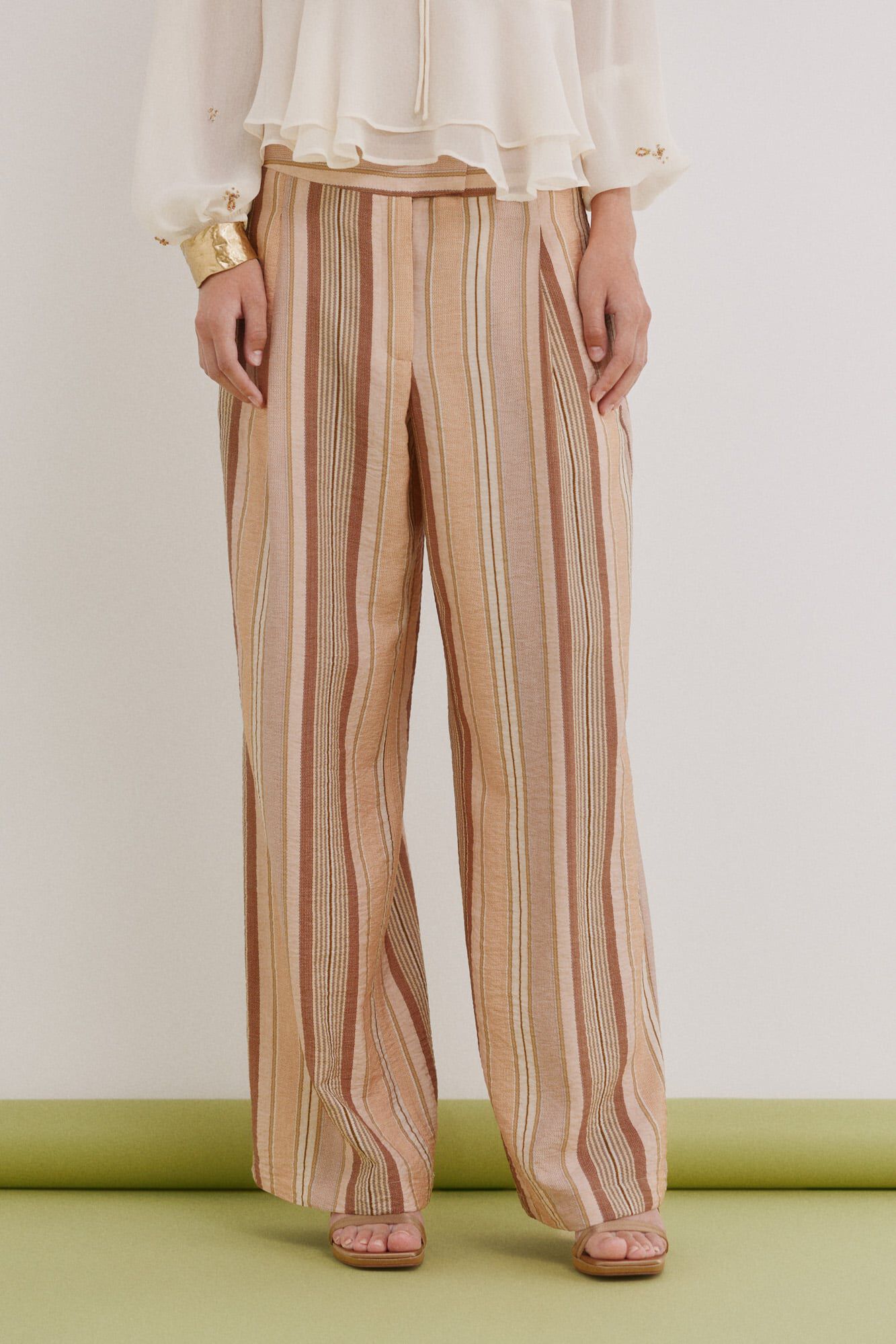 Conjunto de cal&ccedil;a, caitlin e natalia